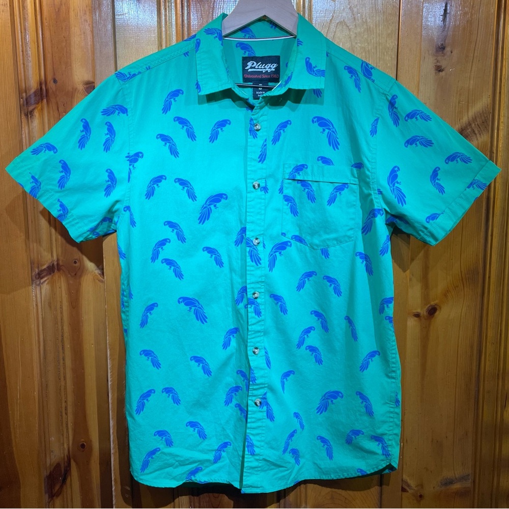 Plugg Green and Blue Parrot Short Sleeve Button Up - size S